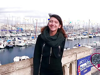 Melany&comma; une coquine qui teste l'anal pour la premi&egrave;re fois